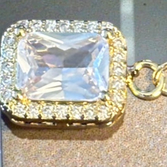 NWOT Gold Tone CZ Station Bracelet Emerald Cut Clear Stones Halo Adjustable - Picture 3 of 4